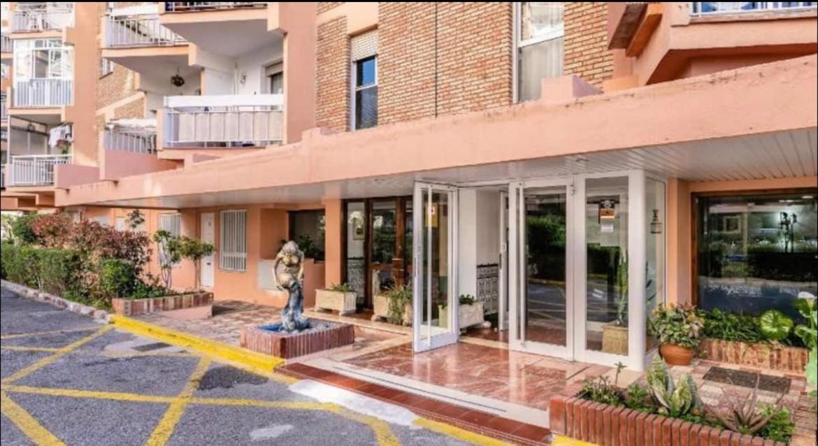 Piso Centrico En Calle Luis Vives 1, Benalmádena Exterior photo